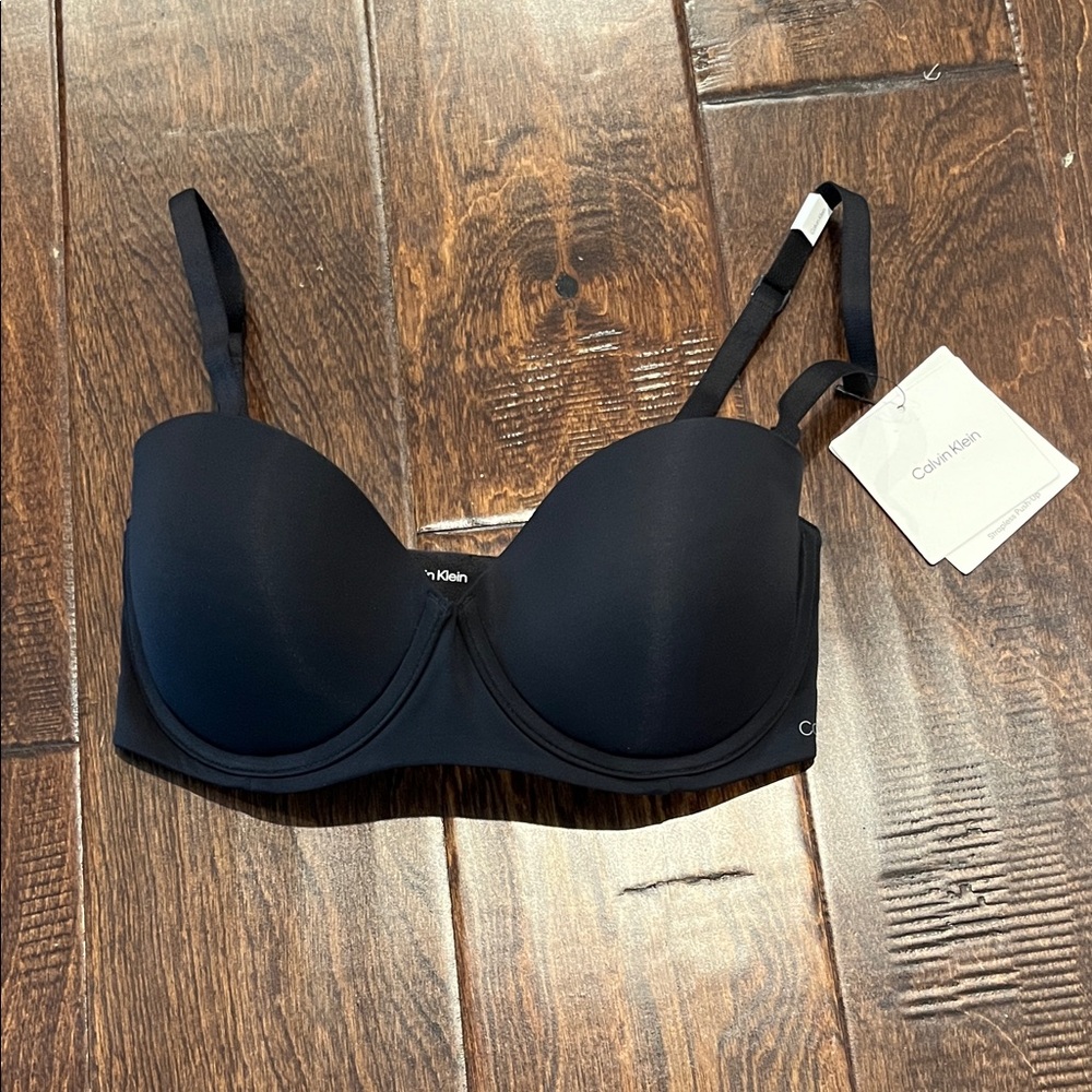 Calvin Klein Strapless Push-Up Black Bra